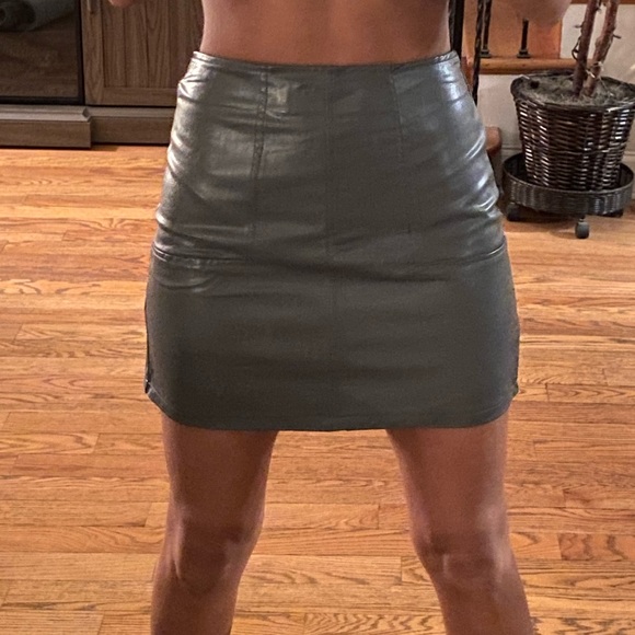 NWT LF vegan leather skirt - Picture 6 of 13